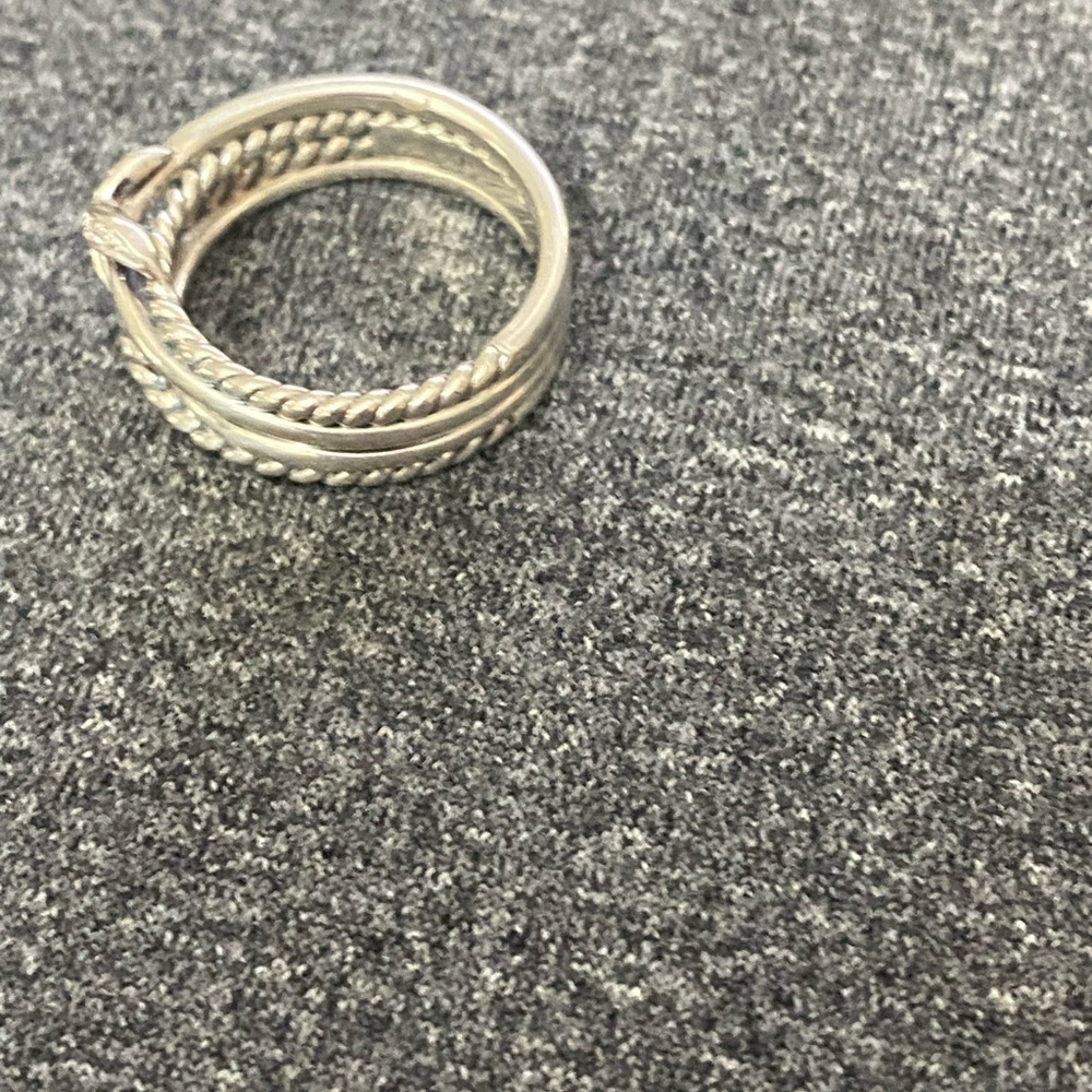David Yurman Ring Crossover with Diamonds - Picture 6 of 7